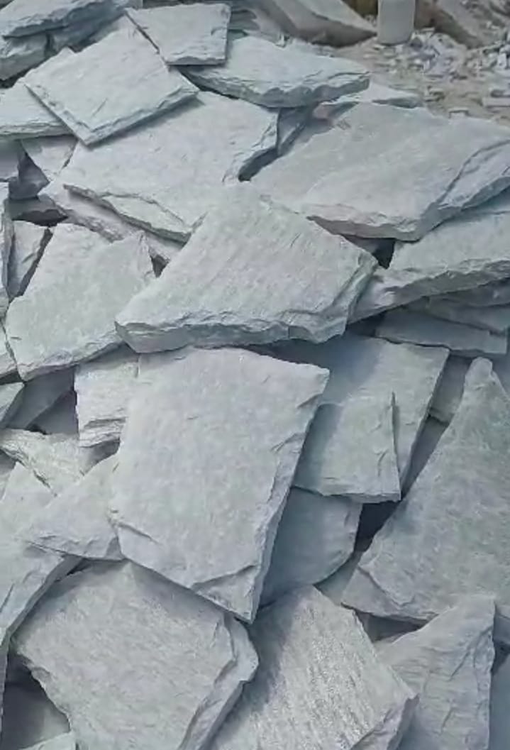 Pedra Escandinávia, um tipo de quartzito claro